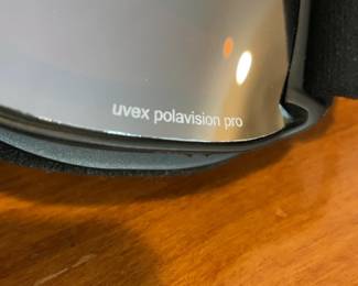 UVEX Skyper VP Polavision Pro / polarized Ski or Snowboarding Goggles in excellent condition - new