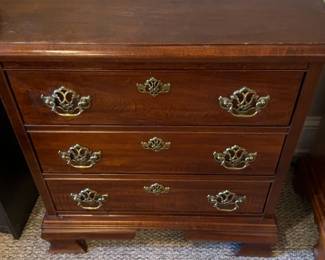 Wooden Chest (16” x 28,5” x 30”)