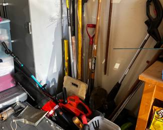 Tools + gardening items