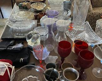 Serving dishes and other dining items