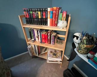 book shelf and books