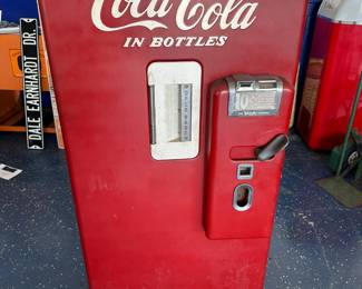 Vendo 39 Coca Cola Machine