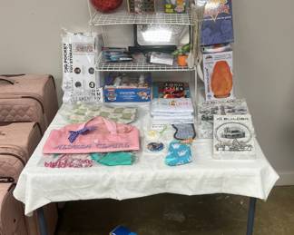 Children's toys/accessories