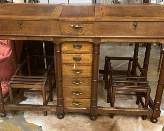 1909 Railroad clerks desk