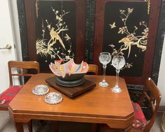 Perfect smaller table and 4 chairs