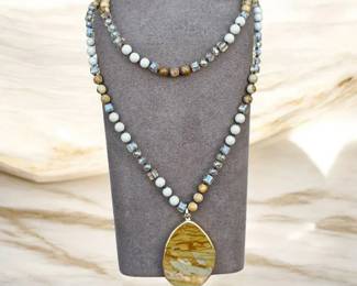 Lace Agate Sweater Necklace