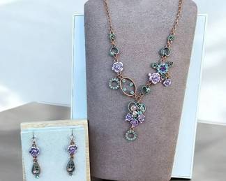 Asymmetrical Flower Necklace With Matching Earrings