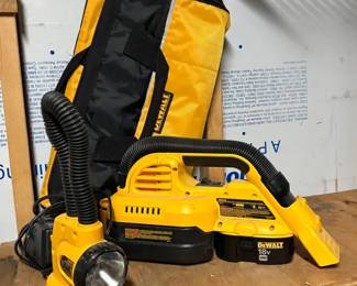 Dewalt Vacuum DC515 Rechargeable Light DW919 Battery Charger And Case