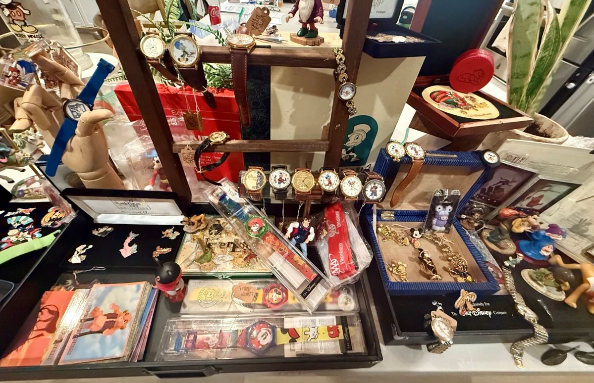 HUGE Vintage Disney Collection - High End Limited Edition Watches, trading cards, Vintage trading pins, coins, McDonalds Disney Collections, Tiny Kingdom, Anri, Several Pcs still in original packaging