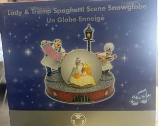 Lady & Tramp Snow Globe