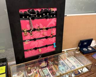 US Coins, Disney Cash, "Rare" & "Epic" Disney Trading Pins, Add-A-Link, 