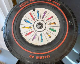 Hot Wheels Super Rally car case with assorted cars