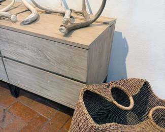 Antlers, basket, sideboard/dresser