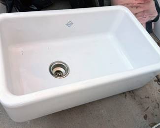 Vintage porcelain farmhouse pedestal sink + farmhouse sink