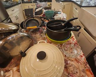 LOTS OF HIGH END KITCHEN WARE