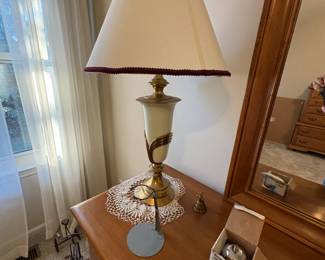 . . . nice accent lamp