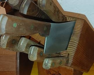 Carvel Hall knives and knife block complete set