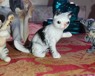 Vintage miniature cats England