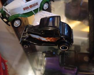 Black Matchbox Model A Ford die-cast toy car. 

RARE ERTL 1932 FORD ROADSTER LIMITED EDITION WINN DIXIE VGC 4''L CAR RUMBLE SEAT