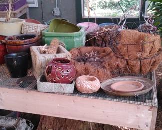 Handle made heavy duty wooden potting tables covered with wire