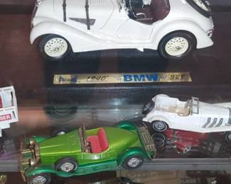 Vintage Budweiser Beer Keg Delivery Truck Days Gone Lledo Rare far left
Matchbox Lesney Models of Yesteryear 
1931 Stutz Bearcat No Y-14 circa 1974-green car

Matchbox Lesney Models of Yesteryear 
1931 Stutz Bearcat No Y-14 circa 1974-green car

Matchbox Lesney 1928 Mercedes Benz No 10 Models of Yesteryear  white car 1st one right 

ROAD LEGENDS 1:18 Scale Diecast Model 1940 BMW 328 ROADSTER Convertible WHITE car at the top