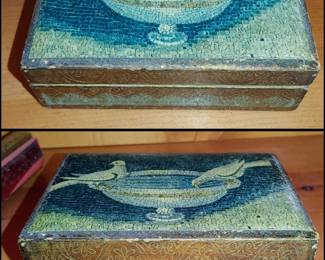 Wooden Florentine Italy # 2 Doves 
( contents sold separately