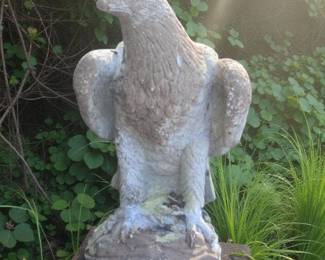Beautiful vintage solid concrete Eagle statue.  I'll get some more pictures. Extremely heavy. Not broken
7