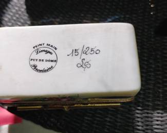 Limoges Peint Main Floral Design Small French Box Signature 