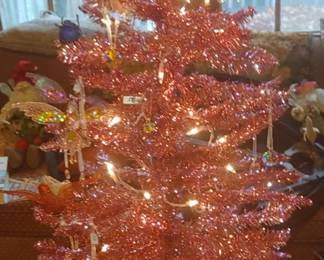 Beautiful pink tinsel tray 3 ft