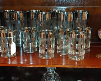 MCM Dorothy Thorpe Silver polka Dot Bar Glasses Set 