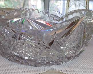 American brilliant cut Bowl must weigh 10 lbs