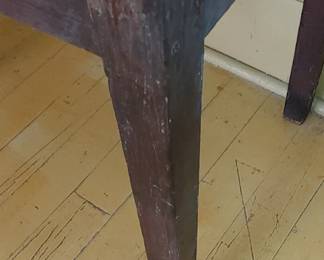 Dovetailed jointed primitive with pencil square tapered legs