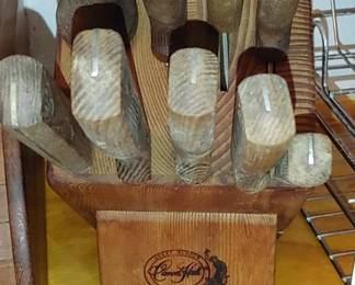 Carvel Hall knives and knife block complete set