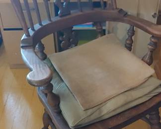 Beautiful solid oak Windsor armchair
150.00