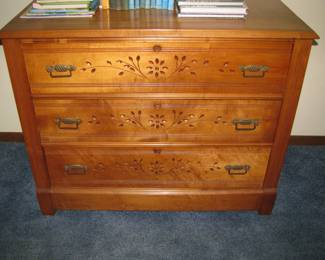 Dresser