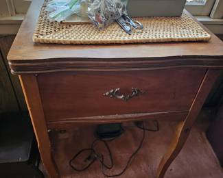 retro sewing machine