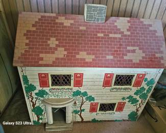 beautiful doll house, more pictures follow