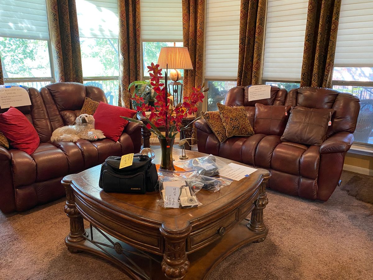 Lazy Boy Love Seats extra clean and comfy