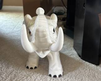Vintage Ceramic Elephant Figurine 62 hero