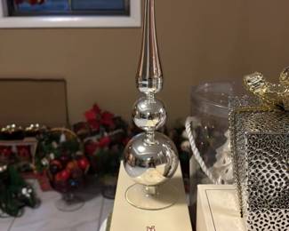 Pottery Barn Retro Tree Topper 22 hero