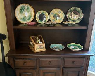 This is a beautiful cabinet 
Antique majolica 
A lot are Etruscan and date from mid 19 century 