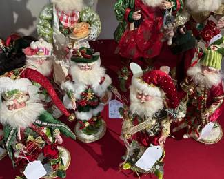 Found some Marc Roberts elves with stands for the small ones