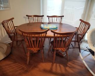 Sturdy dining set seats 6 - 2 arm chairs & 4 side chairs