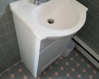 Petite sink