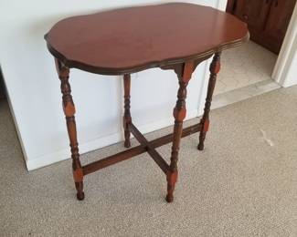 Accent table