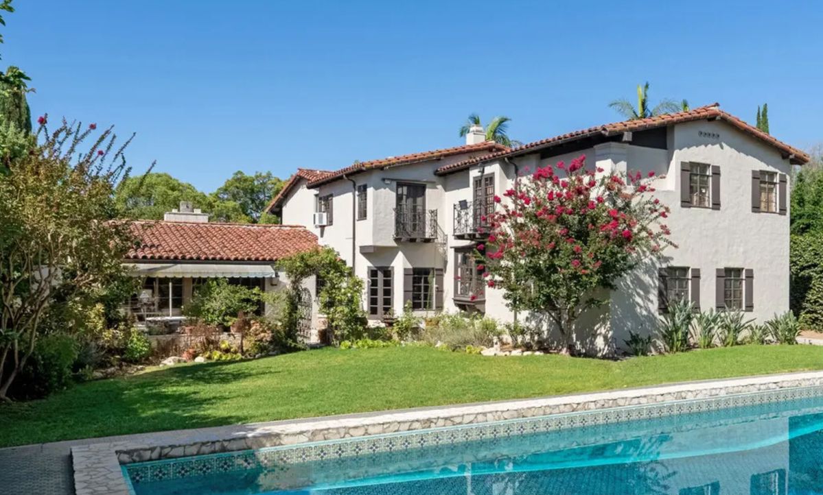 Beverly Hills Hollywood Estate Sale Hosted by Scavenger's Paradise