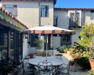 Sophisticated Table & Chairs