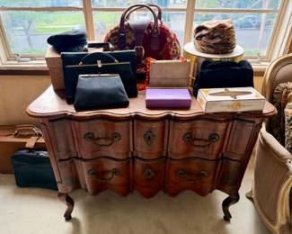 Vintage Purses, Hats & Luggage