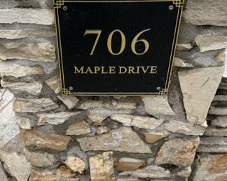 706 N. Maple Drive!