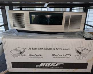 White BOSE radio